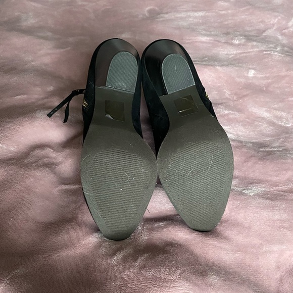 Charlotte Russe black ankle booties with zipper & heel - Picture 5 of 5